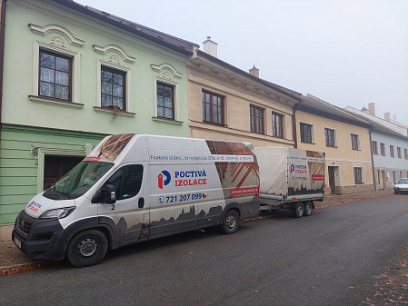 Izolace stropu staršího domu v Březové nad Svitavou